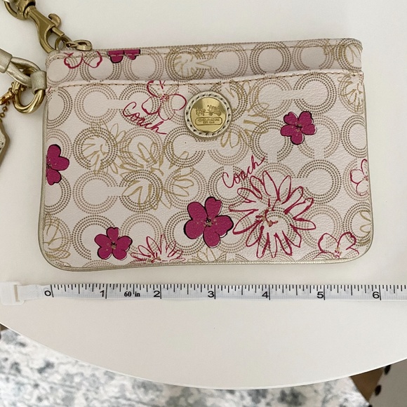 Coach Waverly Floral Cream Zippered Wristlet - Picture 5 of 7